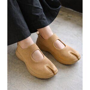 Tabi Split Toe Slip On Shoes Unisex Beige Stretch Comfort US M10 W12 EU 44